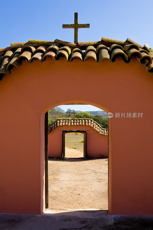 和克洛斯在加州的Mission Doorways